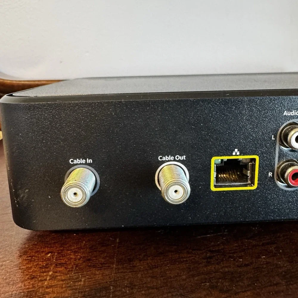 XFINITY XG2v2-P Model PACE PX022ANM HD TV Cable Box & Remote * NO CABLES *